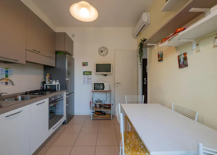 I Host - Forze Armate 83 شقة