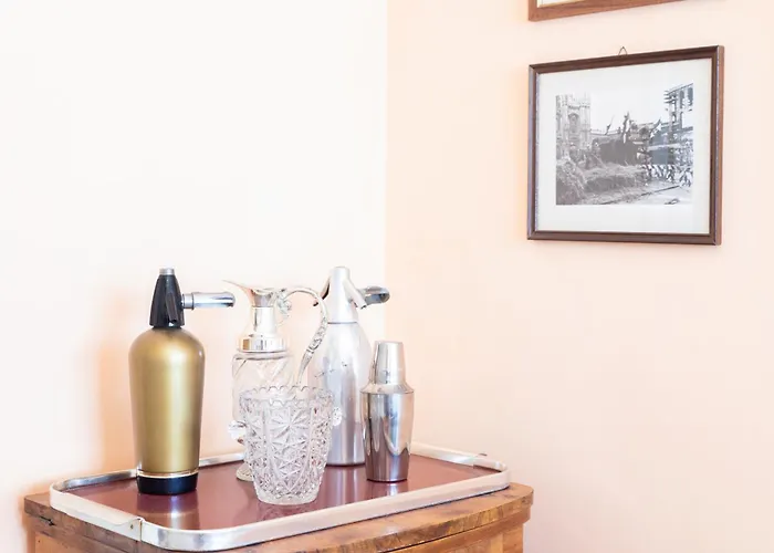 Duomo Walking Distance Elegant Flat With View * Mediolan