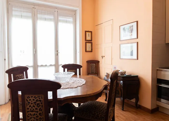 Duomo Walking Distance Elegant Flat With View Apartmán