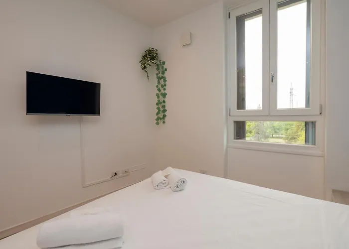 I Host - Rogoredo 49 * Milaan