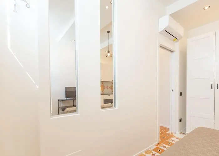 4fo6 Navigli-duomo -yellow Chic - Apartman