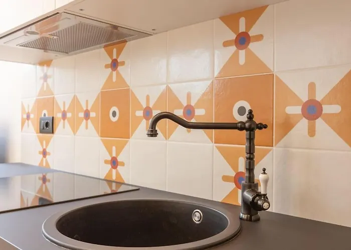 4fo6 Navigli-duomo -yellow Chic -