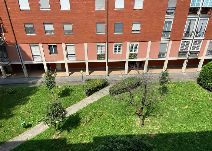 Banhome Navigliopavese * Milaan