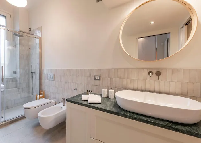 Sempione, 51 Ampio E Luminoso