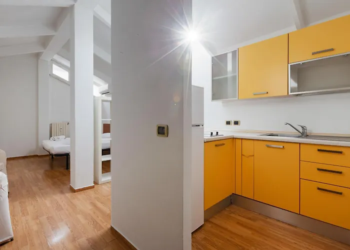 Guesthost - Viale Umbria Bright * מילאנו