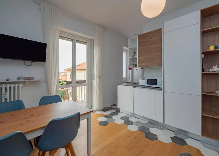 Xenia - Colorful In Citta Studi Area *