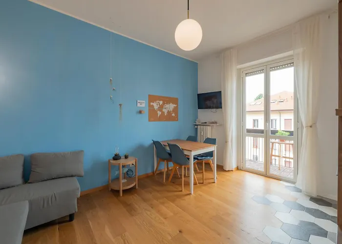 Xenia - Colorful In Citta Studi Area Apartment *
