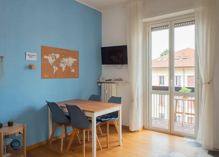 Xenia - Colorful In Citta Studi Area Apartment