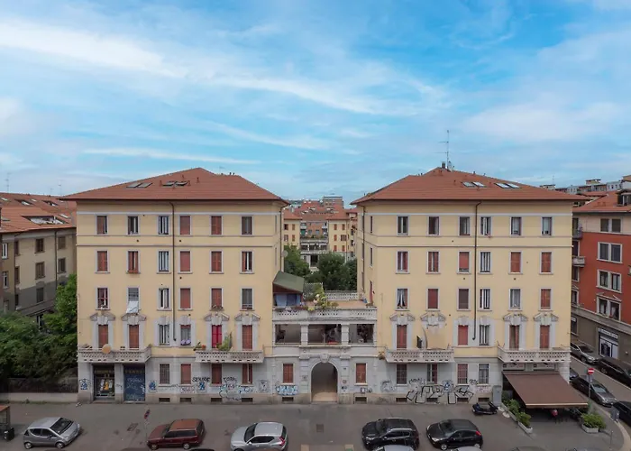 Xenia - Colorful In Citta Studi Area