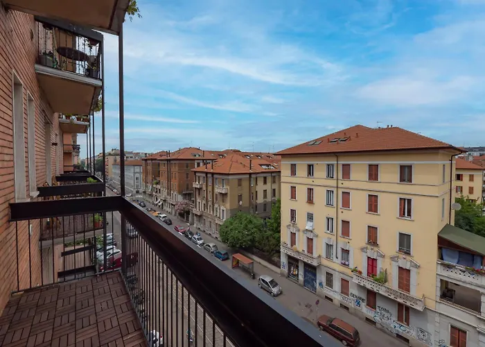 Xenia - Colorful In Citta Studi Area Apartment