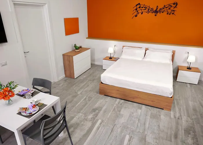 Lorianna Rock House *