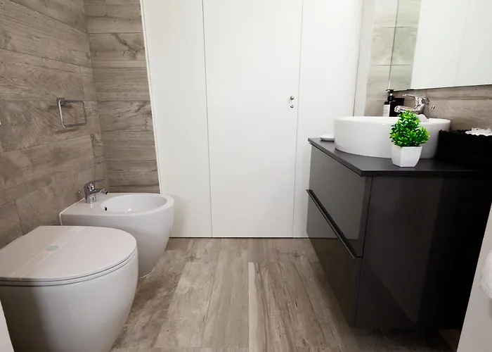 Lorianna Rock House *