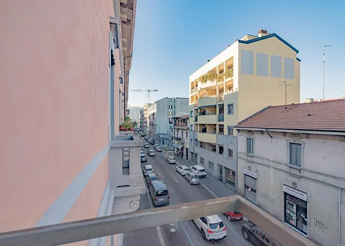 Turrohouse-duomo 12 Minutes Away Διαμέρισμα *