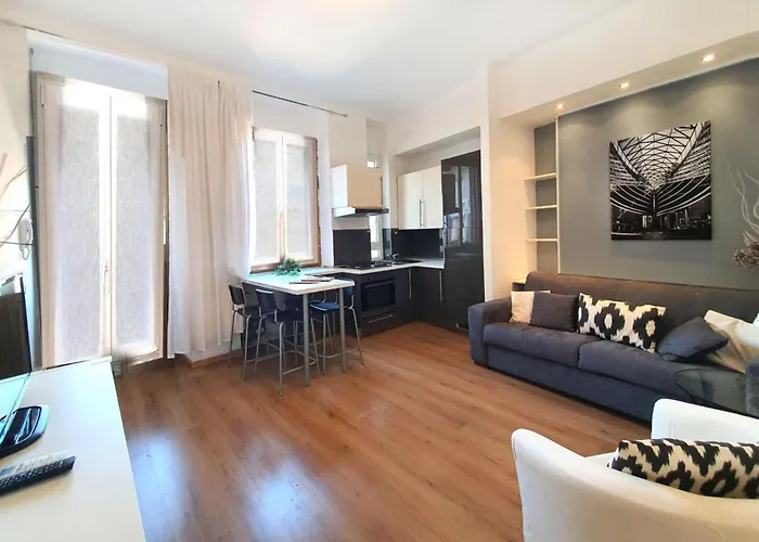 Convenienza E Ottimo Collegamento Coi Mezzi - Imbriani Urban Retreat *