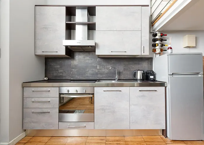 Guesthost - - Gorla M1 Modern Studio! Lägenhet