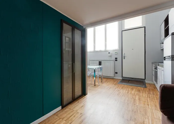 Guesthost - - Gorla M1 Modern Studio! *