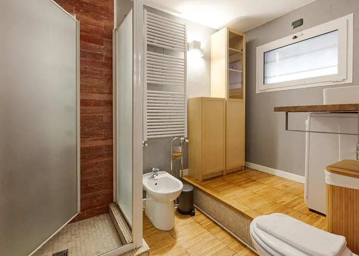 Guesthost - - Gorla M1 Modern Studio! Lägenhet *