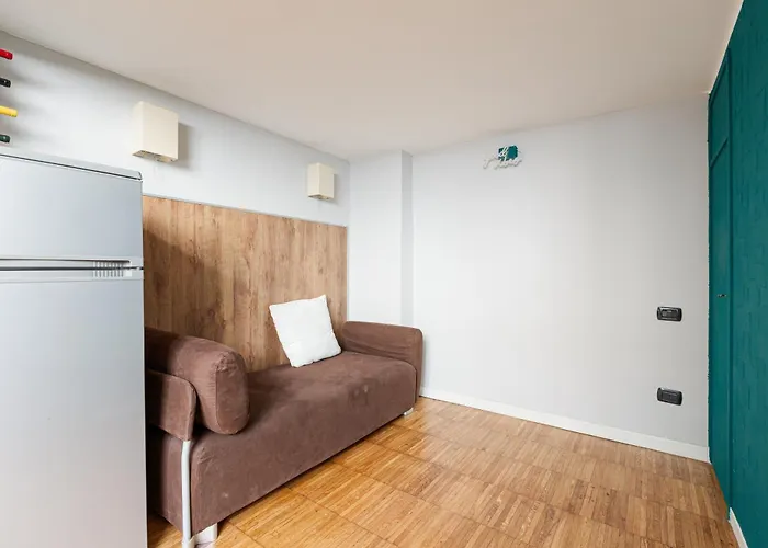 Lägenhet Guesthost - - Gorla M1 Modern Studio!