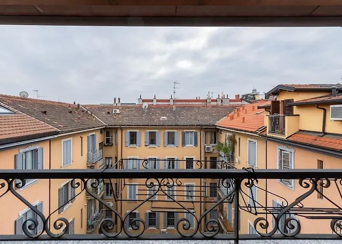 The First - Central Station Appartement *