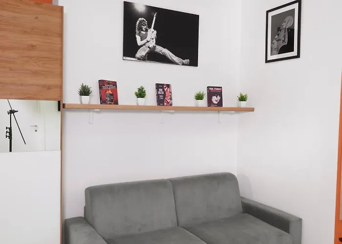 Daire Lorianna Rock House