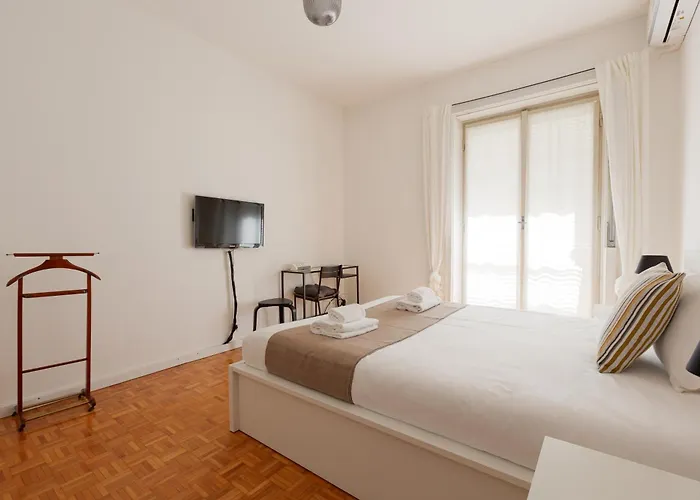 Guesthost - Cosy Mudec -via Tortona District Milán