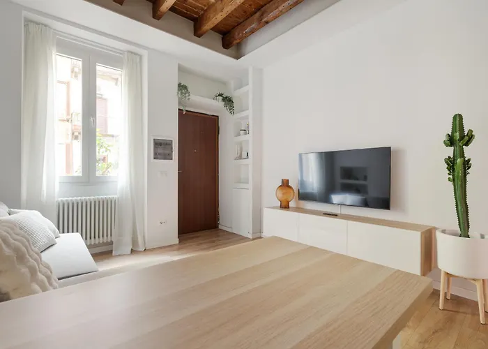 Guesthost - Bright -pasteur M1 Apartman Milánó