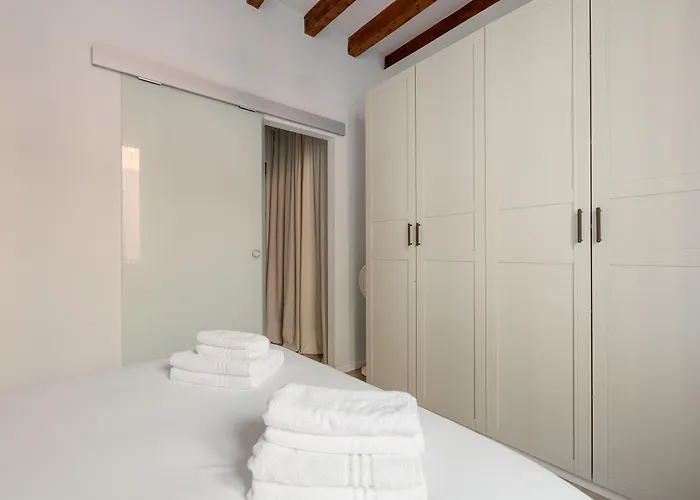 Guesthost - Bright -pasteur M1 Apartman