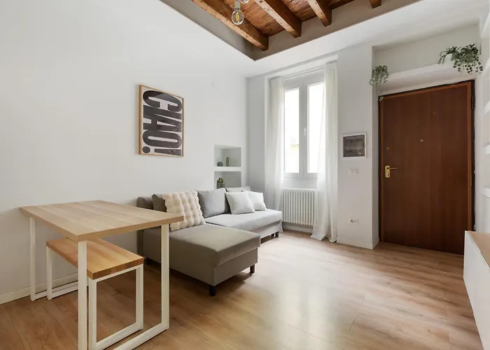 Guesthost - Bright -pasteur M1 * Milánó