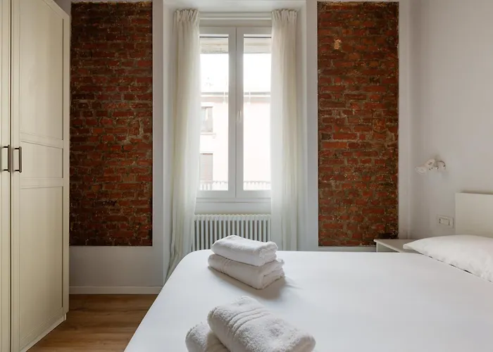 Guesthost - Bright -pasteur M1