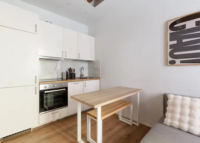 Guesthost - Bright -pasteur M1 Apartman