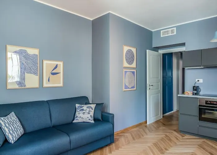 Tres Chic In The Heart Of *