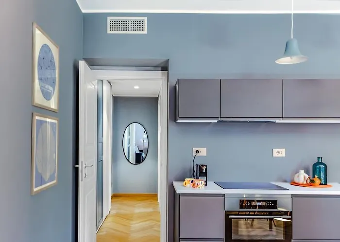 Tres Chic In The Heart Of *