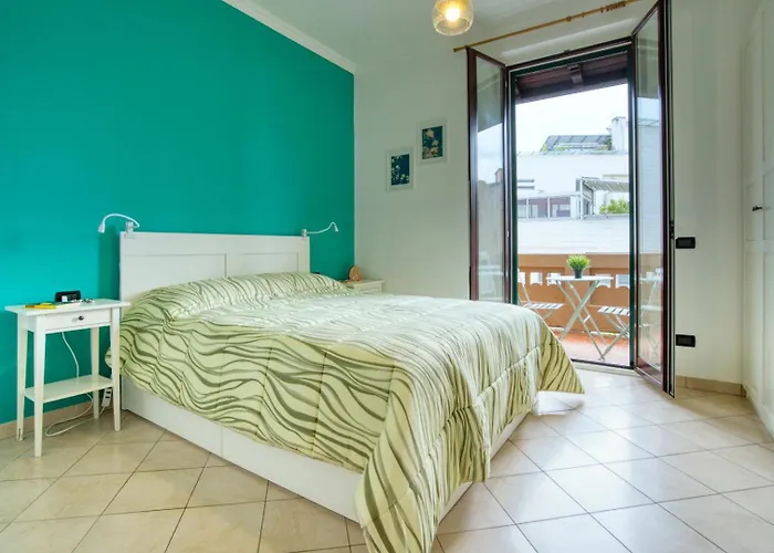 Guesthost - Giallo In Milano! *