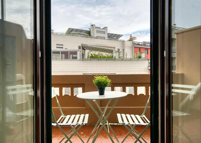 Guesthost - Giallo In Milano! Milánó