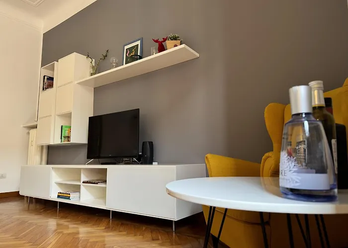 Via Stradivari - Vicino Duomo *