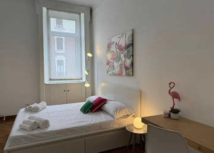 Via Stradivari - Vicino Duomo * Milano