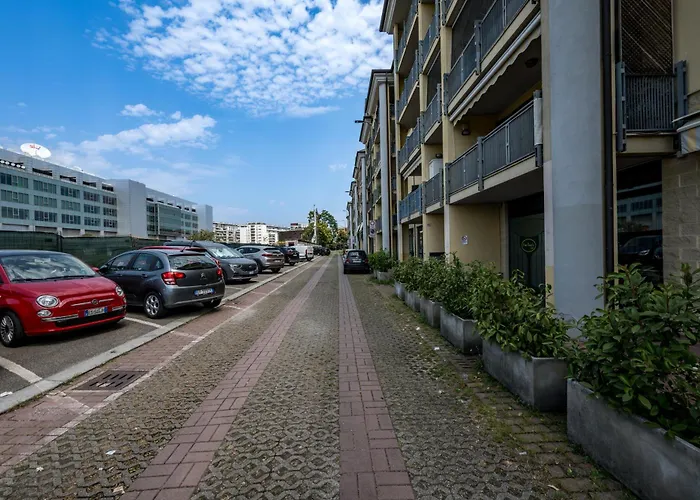 Cozy Rogoredo Next To The Metro And Train Station Apartment *