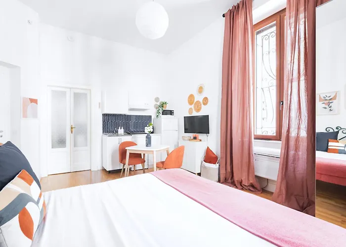 Easylife - - Taddei 14c - Washington Appartement