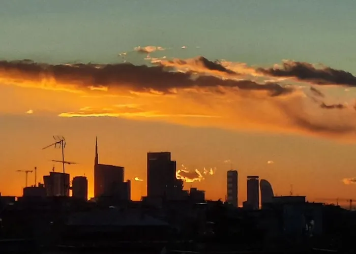 Two Spacious Bedrooms 1 Minute To Metro Stop Milan