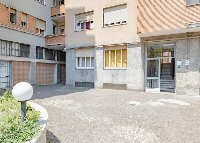 ゲストハウス Luxury - 1 3*