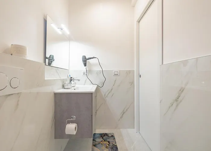 Luxury - 1 3* ミラノ