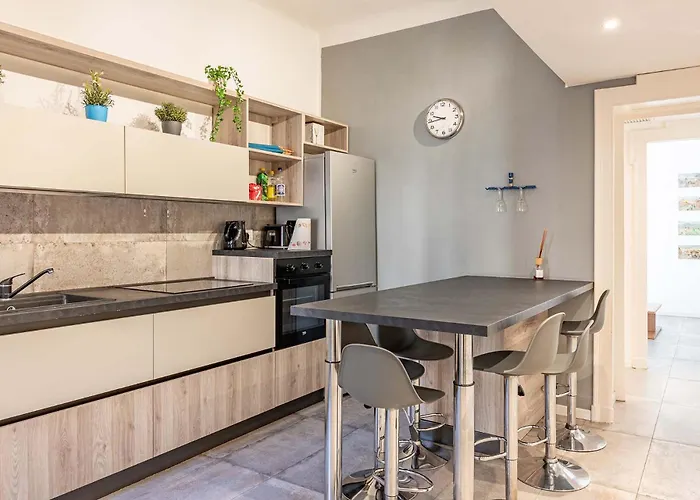 Apartament Guest Planet - 18 *