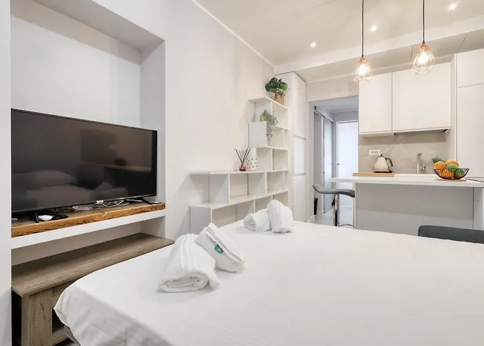 Joivy Modern Centre Flat *