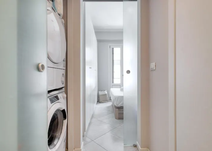 Joivy Modern Centre Flat Milán