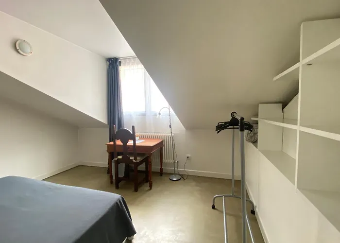 Sant Ambrogio Courtyard In Shared Flat מילאנו