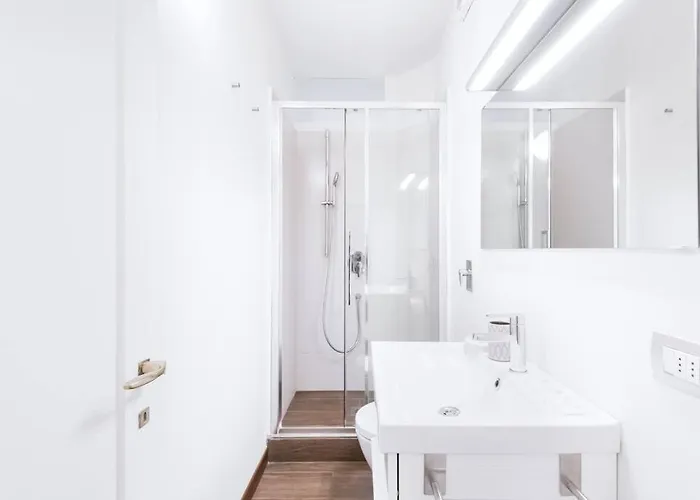 Easylife - - Cherubini 6 - Life * Milan