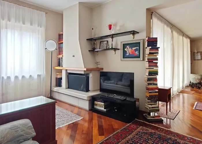 Elegante Attico Con Terrazza - Porta Venezia דירה