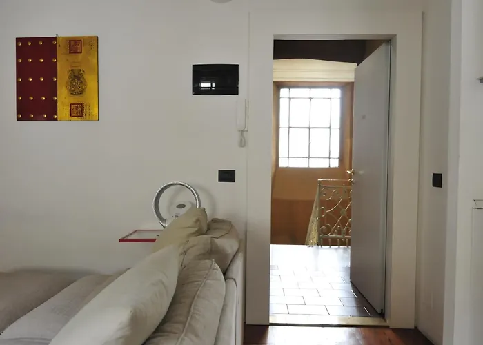 דירה Antico E Moderno Al Centro Del Centro Di מילאנו