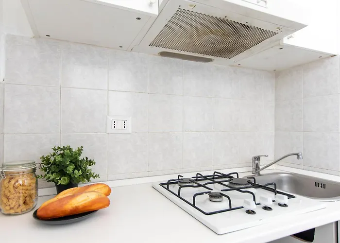 I Host - Pasteur 15-3 * Milán