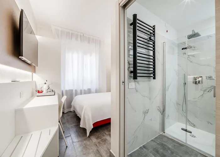 Navigli בית הארחה 4*